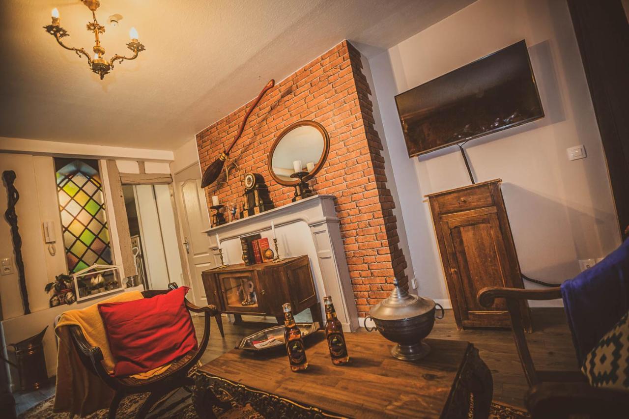 Repaire Du Sorcier Un Apartement Magique Троа Екстериор снимка