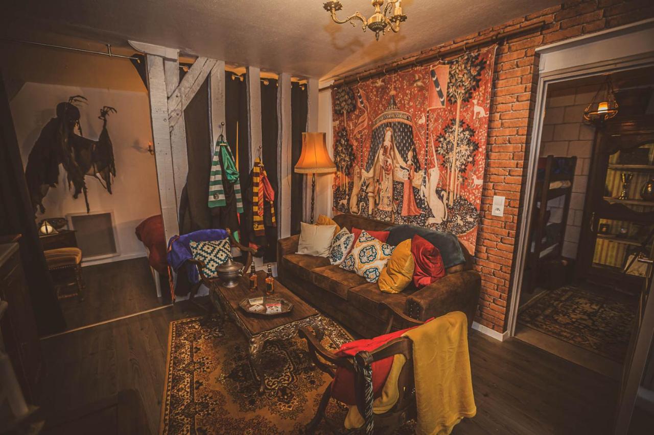 Repaire Du Sorcier Un Apartement Magique Троа Екстериор снимка