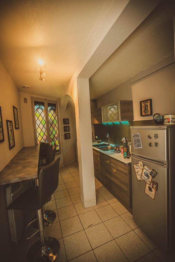 Repaire Du Sorcier Un Apartement Magique Троа Екстериор снимка