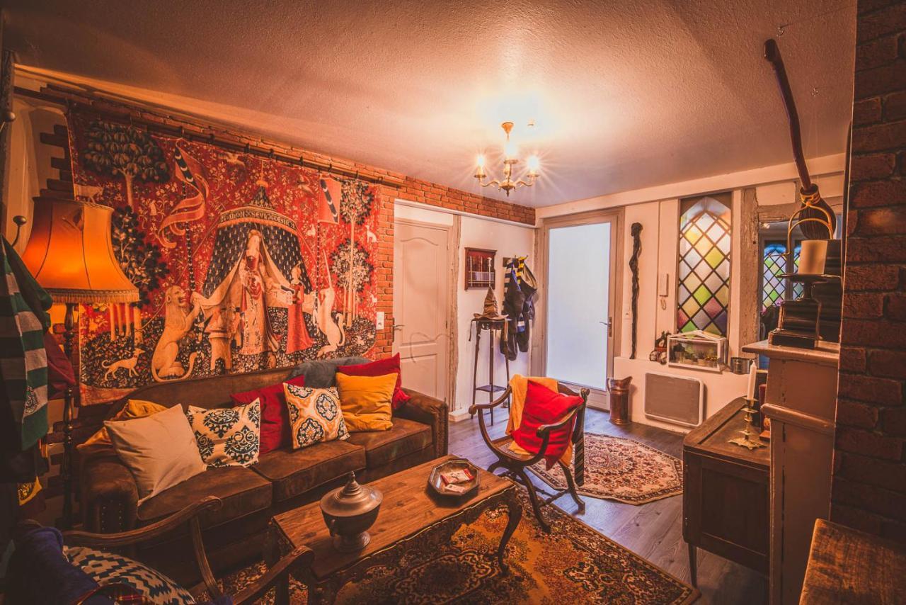 Repaire Du Sorcier Un Apartement Magique Троа Екстериор снимка
